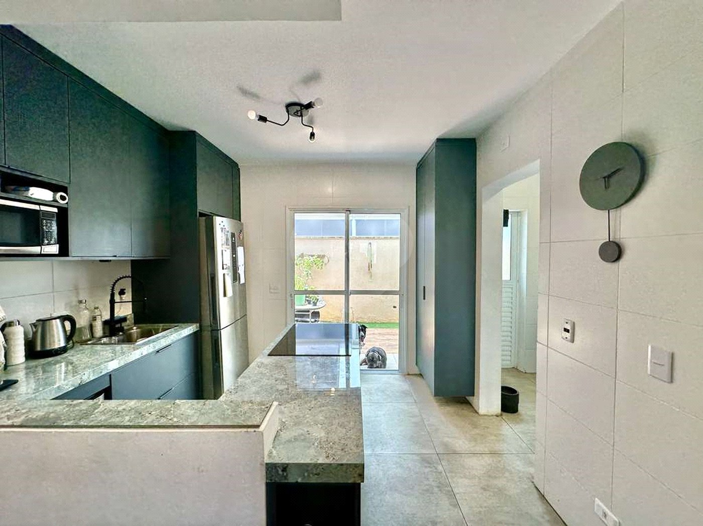 Casa à venda com 3 quartos, sendo 1 suíte, no condomínio Villaggio Viana, Cotia - SP