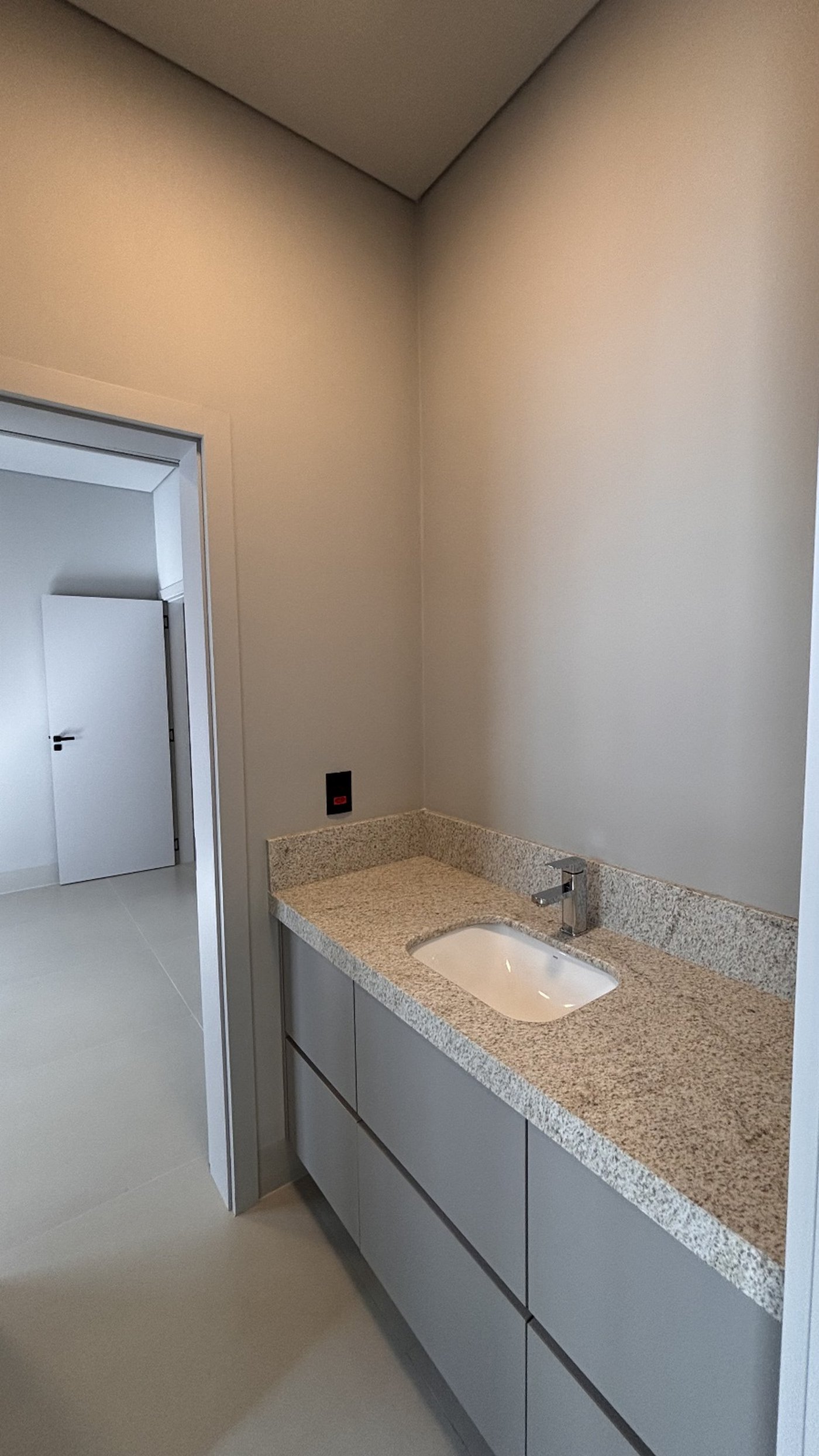 Casa à venda com 4 quartos, sendo 2 suítes, no condomínio Residencial Damha Belvedere, Presidente Prudente - SP