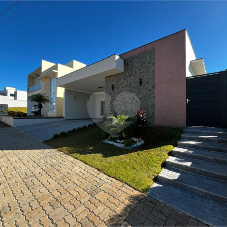 Casa à venda com 3 quartos, sendo 1 suíte, no condomínio Residencial Golden Ville, Itapetininga - SP