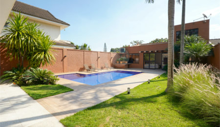Casa à venda com 4 quartos, sendo 2 suítes,  em Interlagos, São Paulo, SP
