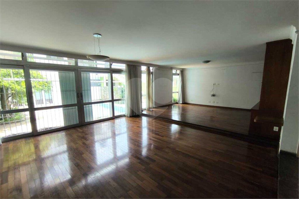 Casa à venda com 5 quartos, sendo 3 suítes,  em Brooklin Paulista, São Paulo, SP