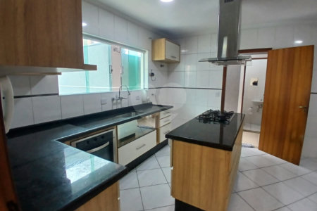Sobrado à venda com 3 suítes em Vila Medeiros, São Paulo, SP