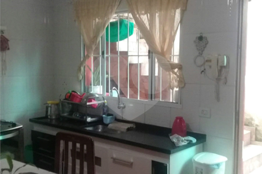 Sobrado à venda com 3 quartos no Brasilândia, São Paulo, SP