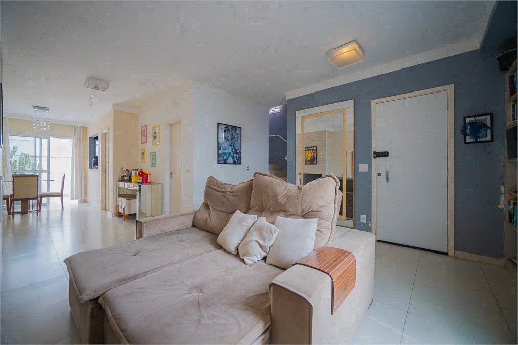 Casa à venda com 3 quartos, sendo 1 suíte,  no condomínio Queluz Vita - Casas, Cotia - SP