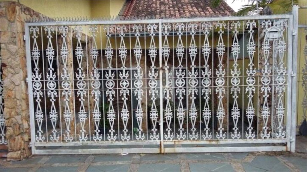 Casa à venda com 4 quartos, sendo 1 suíte, em Sesc, Suzano, SP