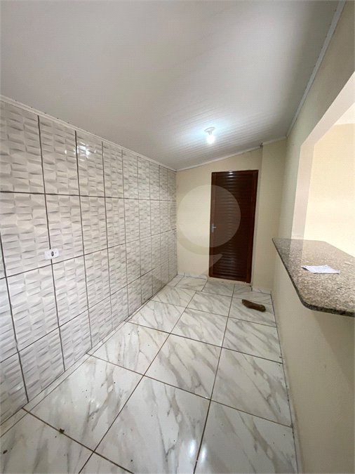Casa para alugar com 3 quartos, sendo 1 suíte, em Parque das Aroeiras, Ponta Porã, MS