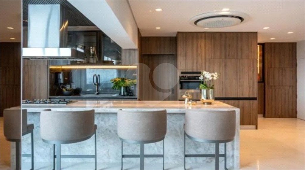 Deslumbrante apartamento duplex pronto para mudar no Itaim Bibi com 242M2, 2 suítes, 3 vagas