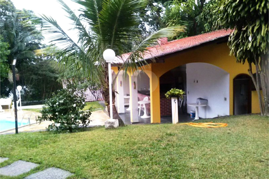 Sobrado à venda com 4 quartos, sendo 2 suítes, em Horto, São Paulo, SP