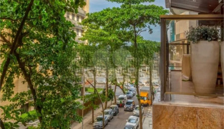 Apartamento à venda com 4 quartos, sendo 2 suítes,  em Leblon, Rio de Janeiro, RJ