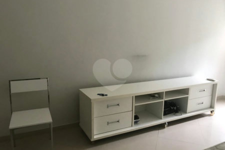 Casa à venda com 5 quartos, sendo 3 suítes, no condomínio Mansões da Prata, Rio de Janeiro - RJ