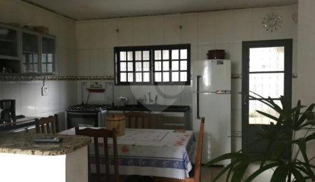 Casa Térrea à venda com 2 quartos, sendo 1 suíte,  no Centro, Bom Jesus dos Perdões, SP