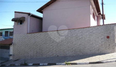 Sobrado à venda com 3 quartos, sendo 2 suítes,  em Vila Júlia, Poá, SP