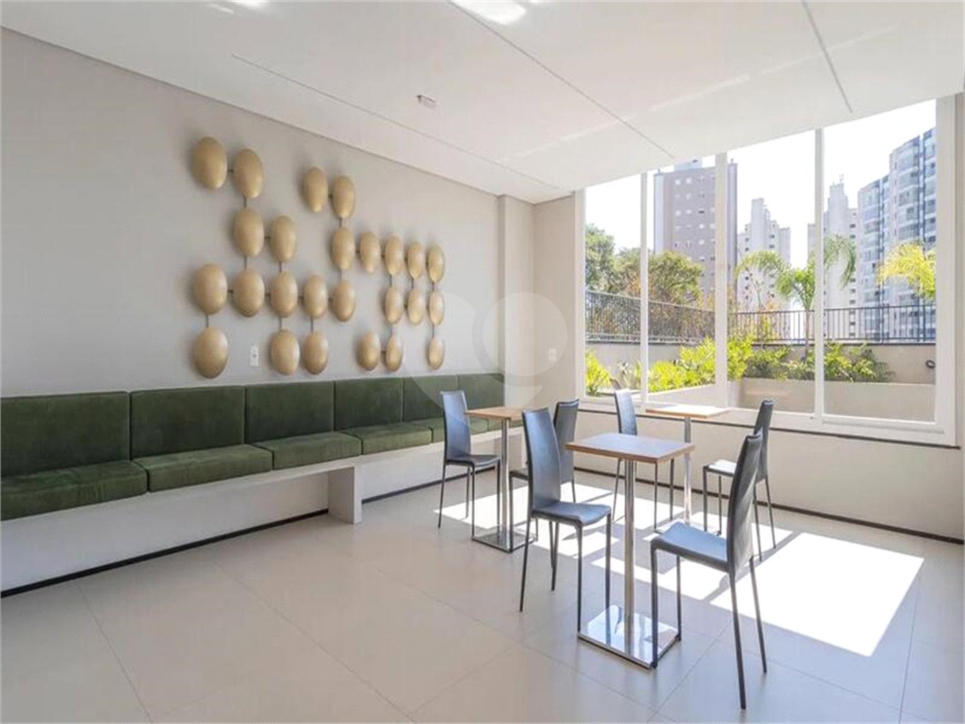 Apartamento à venda com 4 quartos, sendo 3 suítes,  no Centro, Diadema, SP