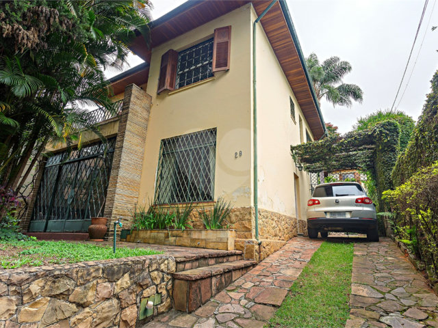 Sobrado à venda com 3 quartos em Jardim Petrópolis, São Paulo, SP