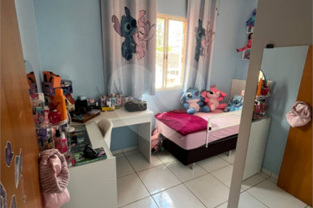 Casa à venda com 4 quartos, sendo 1 suíte, em Vila Santa Maria (vila Xavier), Araraquara, SP