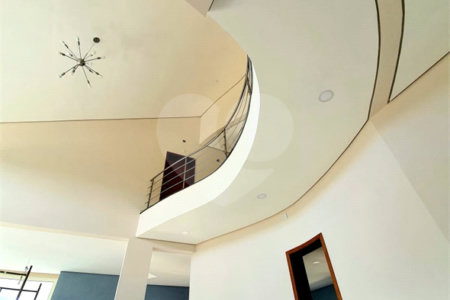 Casa à venda com 5 quartos, sendo 3 suítes, no condomínio Serra da Estrela, Atibaia - SP