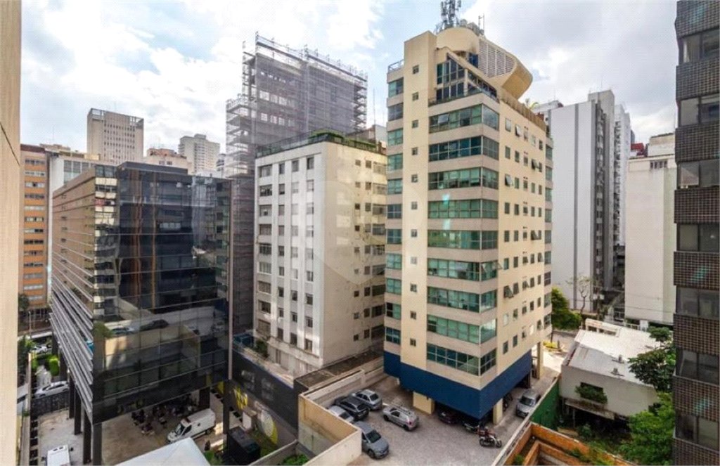 Apartamento à venda com 3 quartos, sendo 1 suíte, em Jardim Paulista, São Paulo, SP