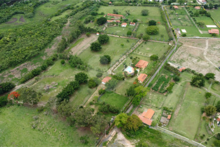 Casa à venda com 8 quartos, sendo 4 suítes, no condomínio Santa Filomena, Salto - SP