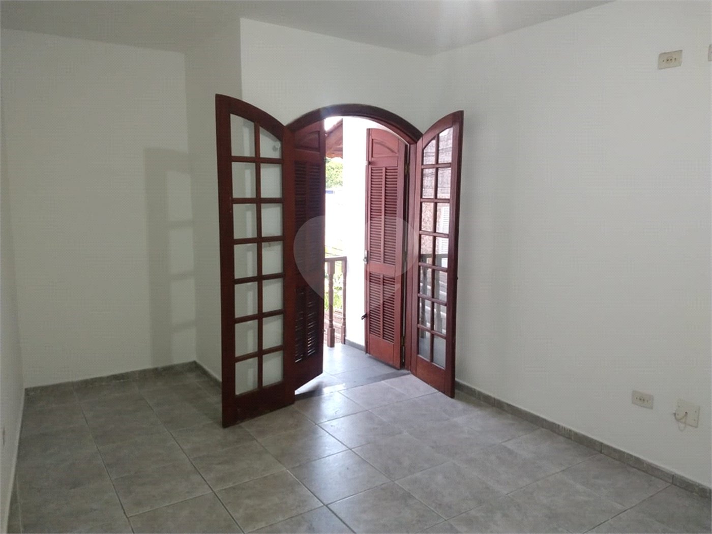 Sobrado à venda com 3 quartos, sendo 1 suíte, em Tremembé, São Paulo, SP