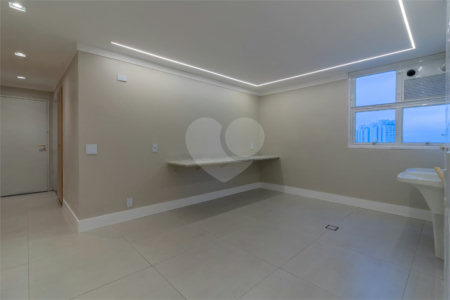 Apartamento à venda com 4 suítes em Vila Sofia, São Paulo, SP