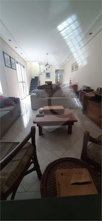 Sobrado à venda com 4 quartos, sendo 1 suíte, em Vila Lúcia, São Paulo, SP