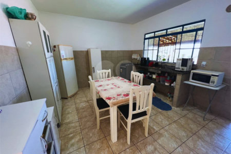 Chácara à venda com 3 quartos, sendo 1 suíte, em Chácara Companheiros, Jundiaí, SP