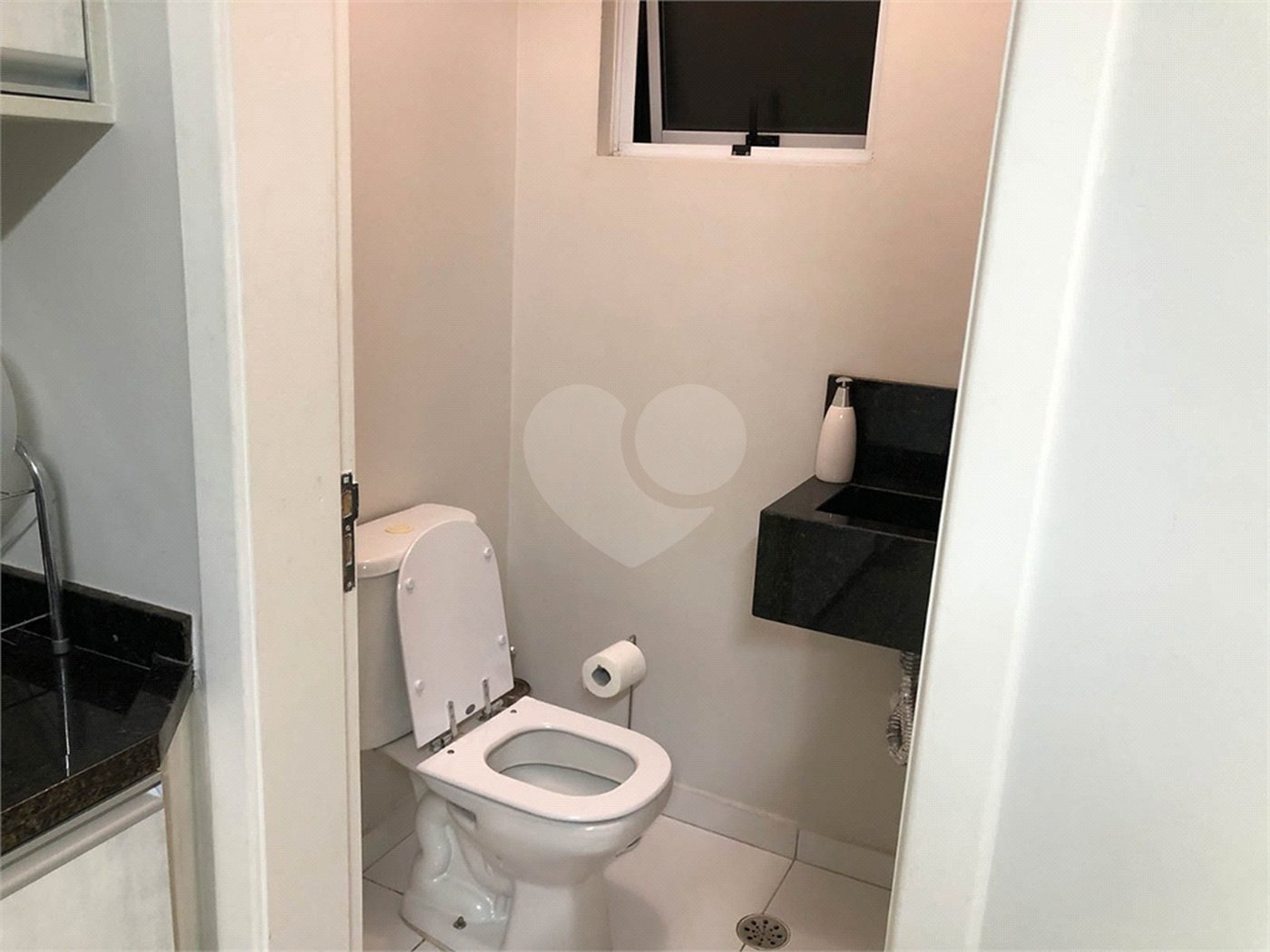 Casa à venda com 3 quartos, sendo 1 suíte, no condomínio Dolce Villa Anália Franco, São Paulo - SP