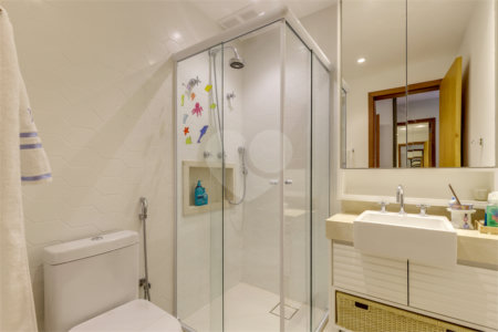 Casa à venda com 4 suítes no condomínio Vila Flora, São Paulo - SP