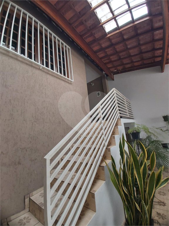Sobrado à venda com 3 quartos, sendo 1 suíte,  em Vila Bernadotti, Mogi das Cruzes, SP