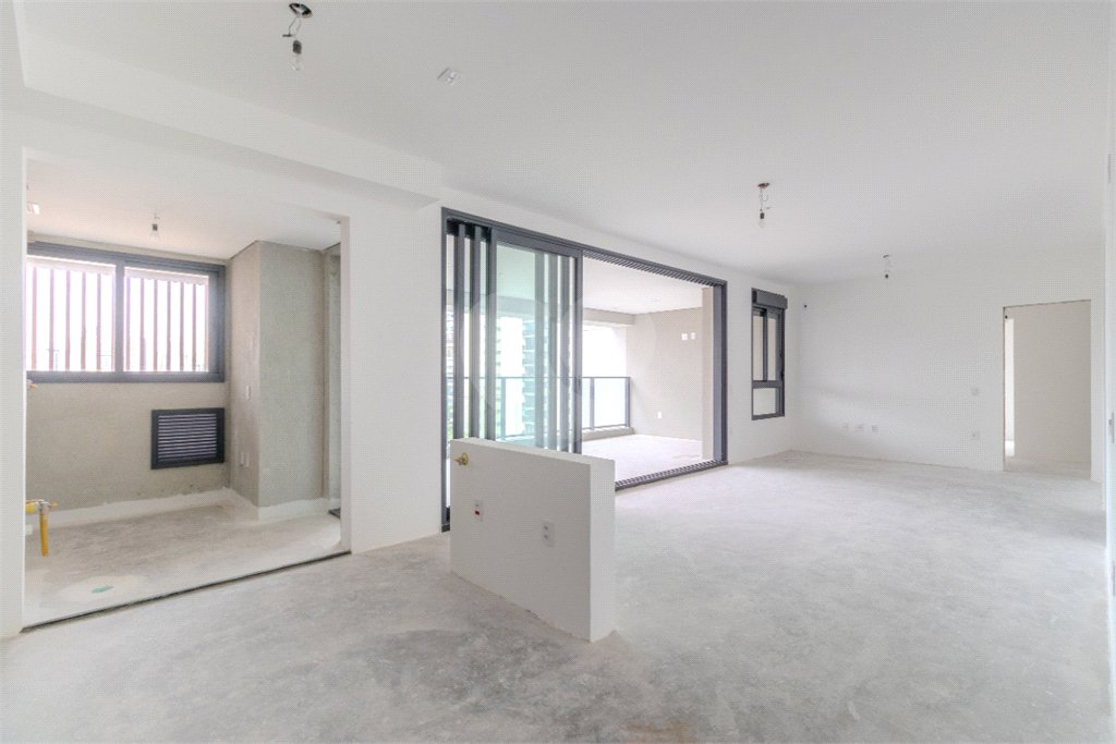 Apartamento à venda com 3 suítes em Brooklin, São Paulo, SP