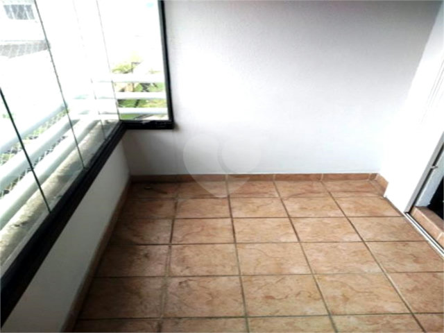 Apartamento à venda com 2 quartos, sendo 1 suíte,  em Moema, São Paulo, SP