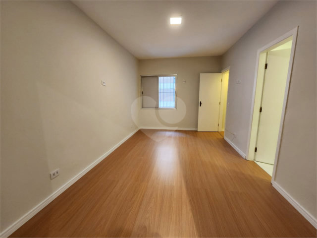 Apartamento à venda com 4 quartos, sendo 1 suíte,  em Pinheiros, São Paulo, SP