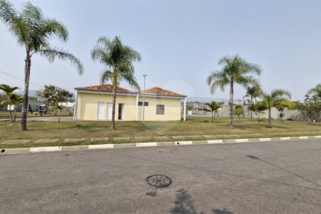 Casa à venda no condomínio Santa Mônica, Atibaia - SP