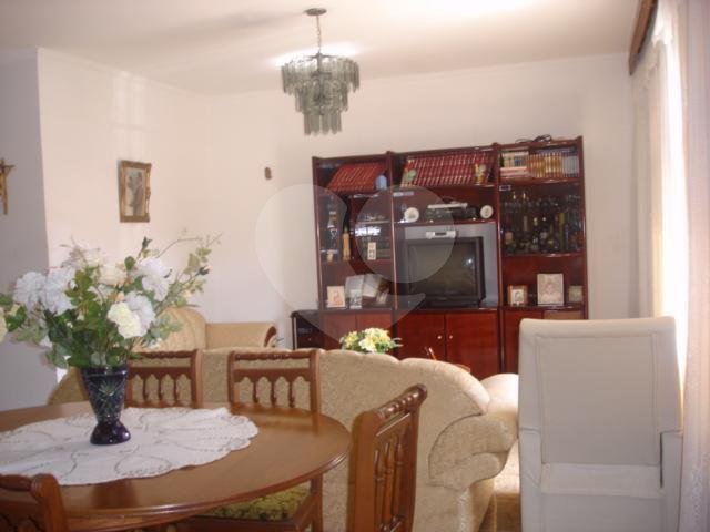 Sobrado à venda com 3 quartos, sendo 2 suítes, em Vila Irmãos Arnoni, São Paulo, SP