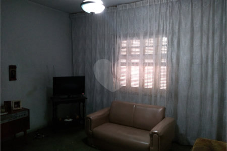 Casa à venda com 4 quartos, sendo 1 suíte, em Campo Belo, São Paulo, SP