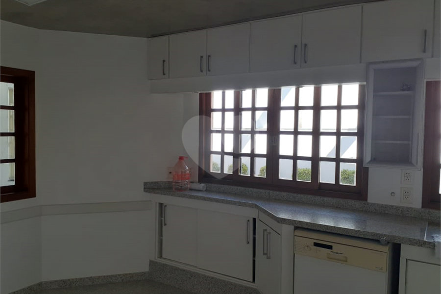 Sobrado à venda com 4 quartos, sendo 2 suítes,  em Tremembé, São Paulo, SP