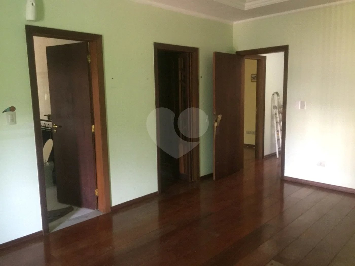 Sobrado à venda com 4 quartos, sendo 3 suítes, em Jardim Virginia Bianca, São Paulo, SP