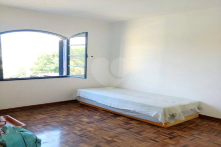Casa à venda com 3 quartos, sendo 1 suíte,  em Jardim Rosa Maria, São Paulo, SP