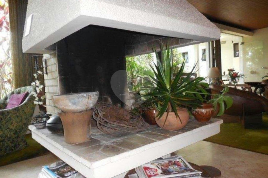 Casa à venda com 6 quartos, sendo 1 suíte, em Tremembé, São Paulo, SP