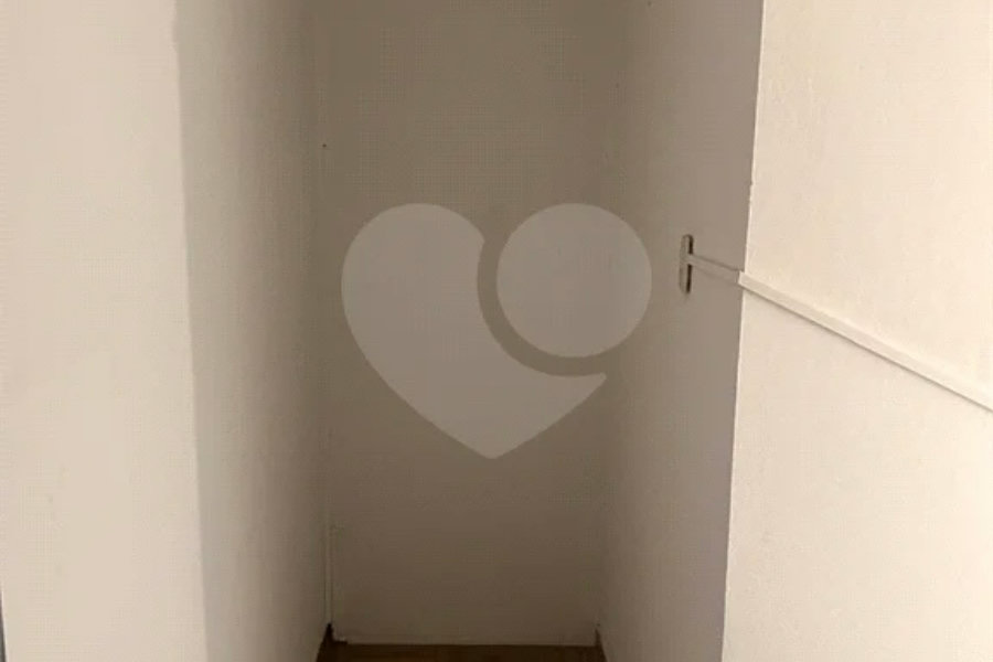 Sobrado à venda com 2 quartos em Vila Zat, São Paulo, SP