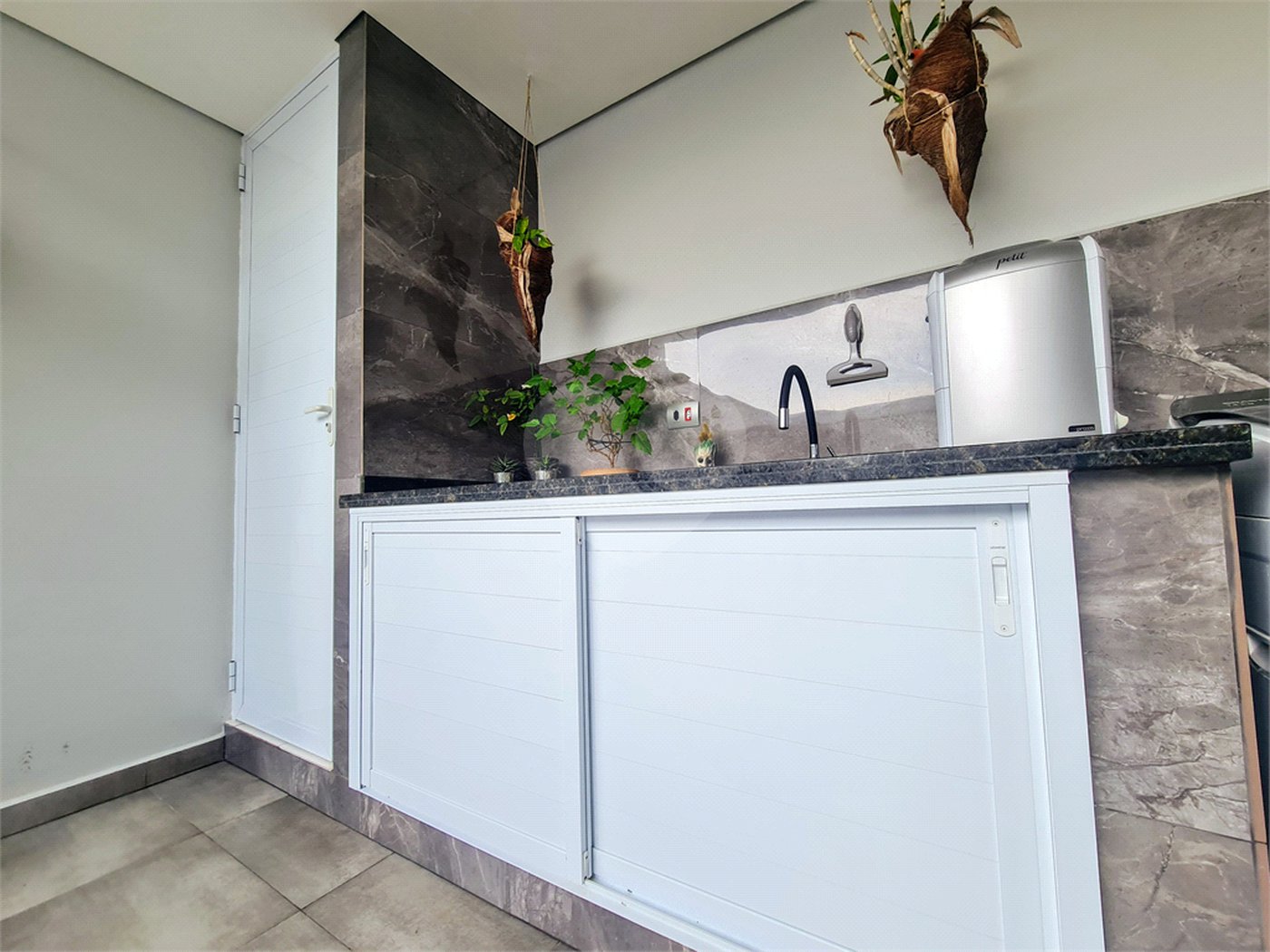 Casa à venda com 3 quartos, sendo 1 suíte, no condomínio Horto Florestal Iii, Sorocaba - SP
