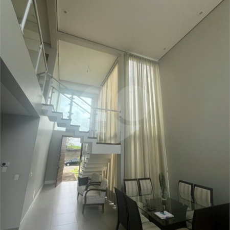 Casa à venda com 3 suítes no condomínio Residencial Terra Nobre, Indaiatuba - SP