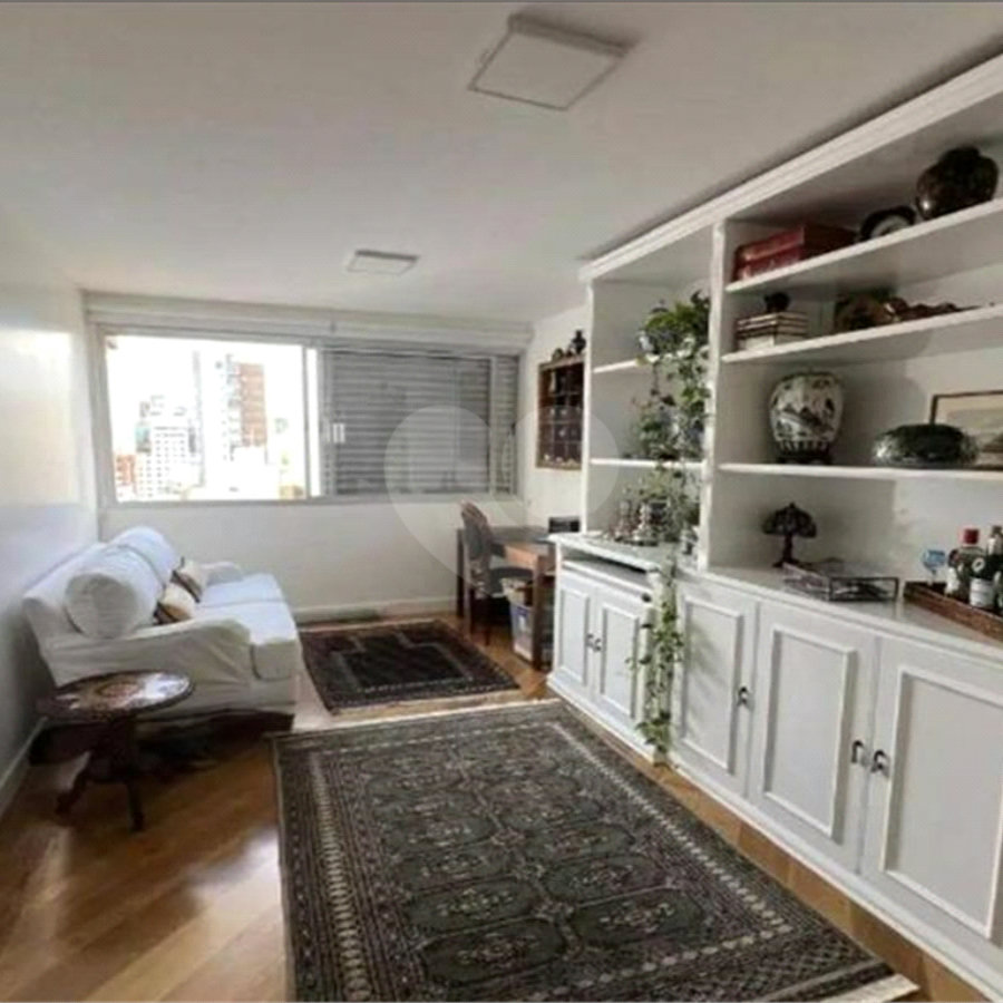 Apartamento à venda com 3 quartos, sendo 1 suíte, em Moema, São Paulo, SP