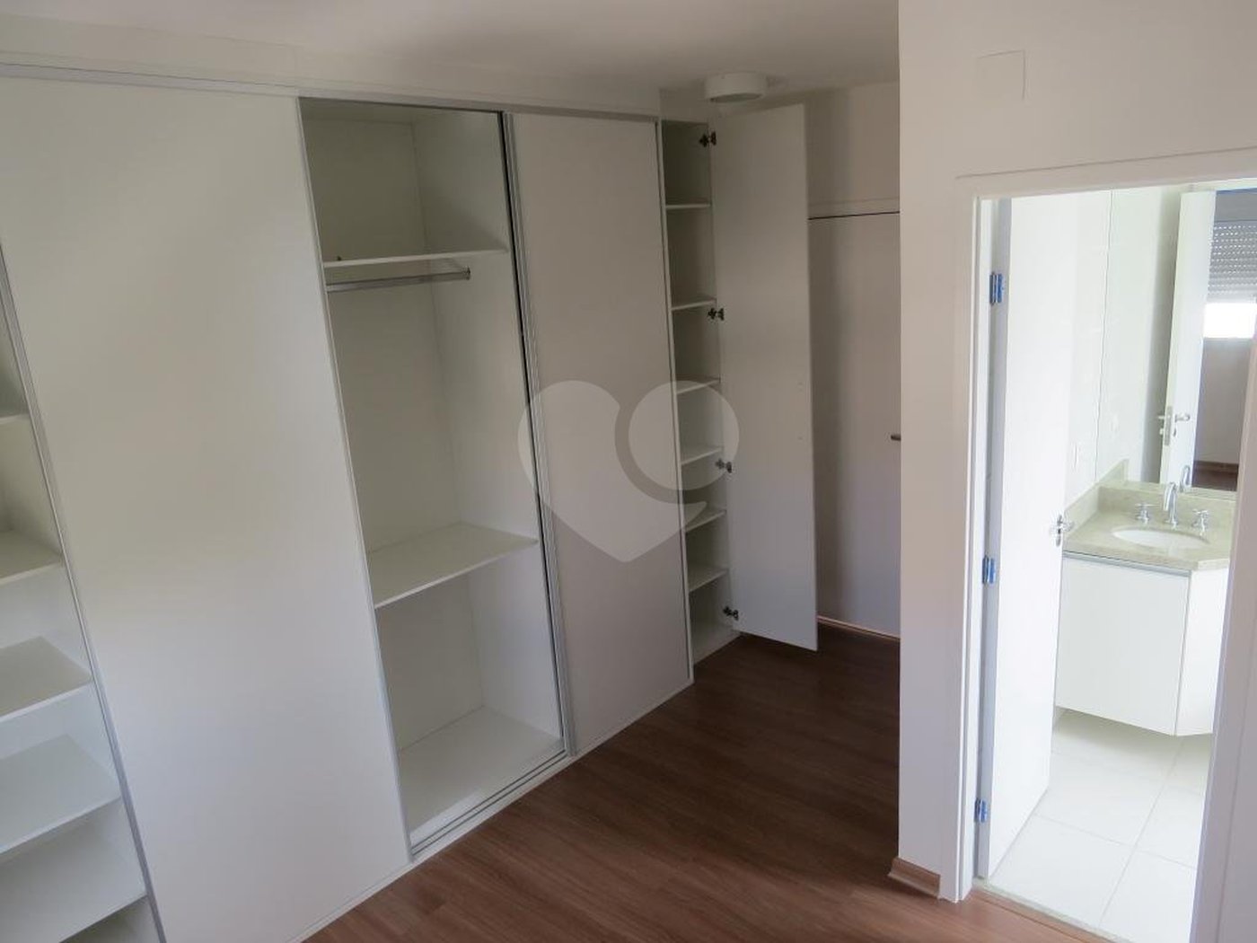 Apartamento à venda com 3 quartos, sendo 1 suíte, em Morumbi, São Paulo, SP