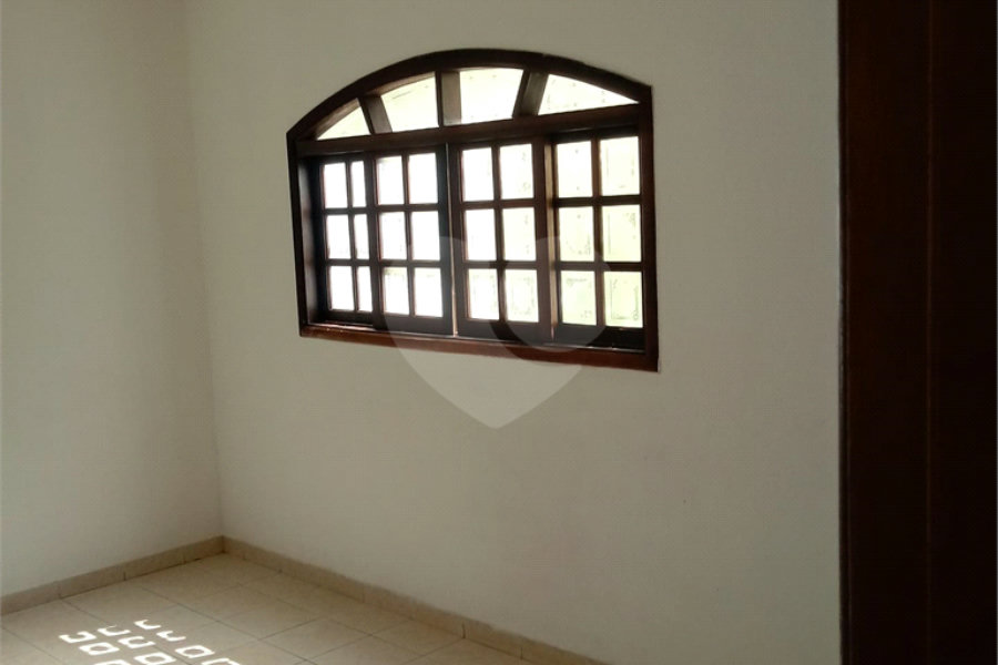Sobrado à venda com 3 quartos, sendo 1 suíte, em Tremembé, São Paulo, SP