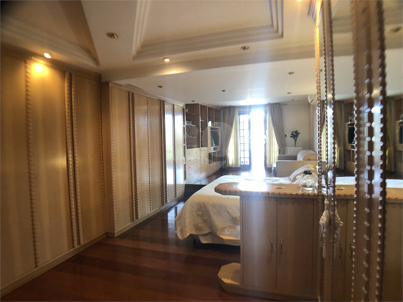 Casa à venda com 4 suítes no condomínio Residencial Floresta, São Paulo - SP