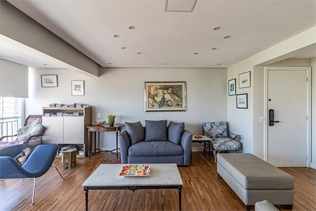Apartamento à venda com 3 quartos, sendo 1 suíte,  em Pinheiros, São Paulo, SP