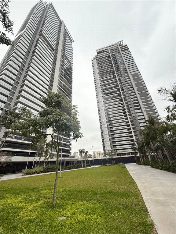 Apartamento à venda com 3 suítes em Jardim Fonte do Morumbi, São Paulo, SP