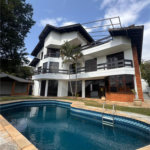 Sobrado à venda ou para alugar com 4 quartos, sendo 3 suítes, em Serra da Cantareira, Mairiporã, SP