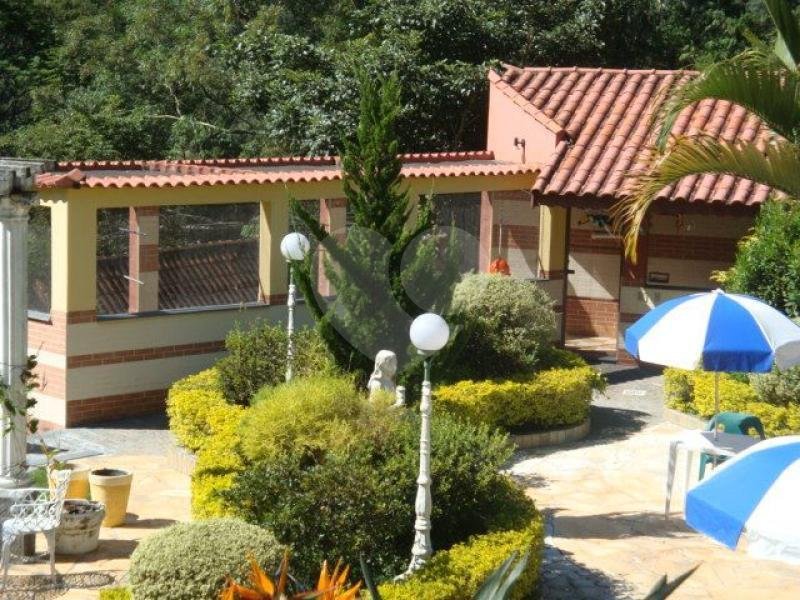 Sobrado à venda com 5 suítes em Juqueri Mirim, Mairiporã, SP